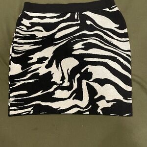 H&M Monochrome Zebra Print Pencil Skirt Stretch perfect condition